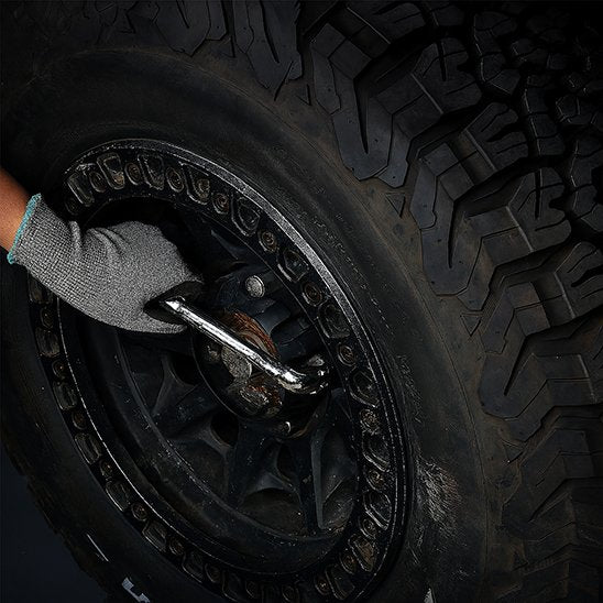 Cle a pipe pour serrage boulons roues