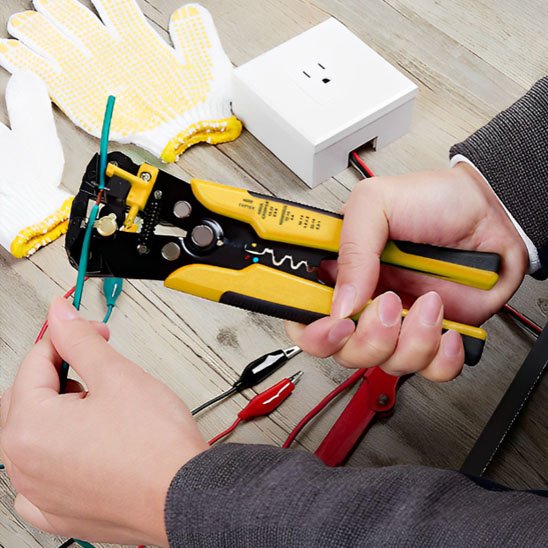 Pince a denuder jaune pour couper fil
