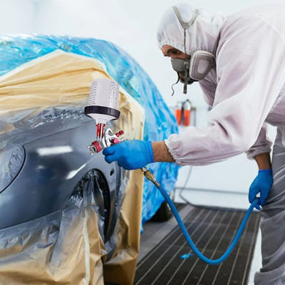 Pistolet peinture pour peinturer une section d'auto