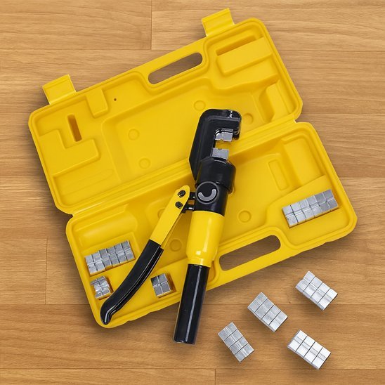 Ensemble pince a sertir hydraulique pratique