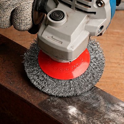 Brosse métallique perceuse ​nettoie en profondeur 