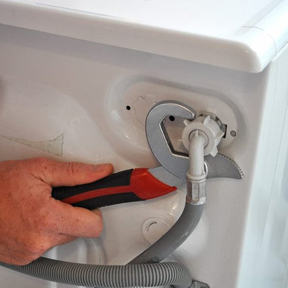 Clé à griffe pour fixation evier