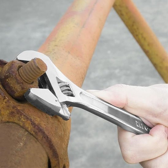 Clé à molette pour reparation commerciale 