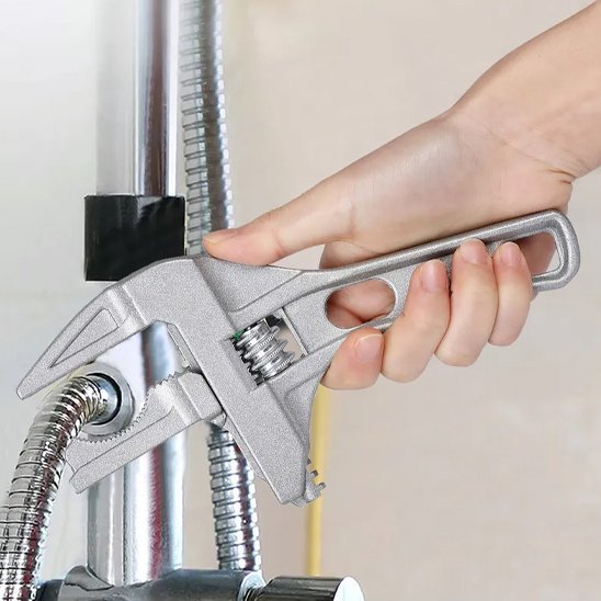 Clé à molette grande ouverture serrage plomberie