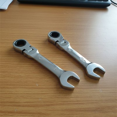 Clé plate à cliquet mini à tête mobile 