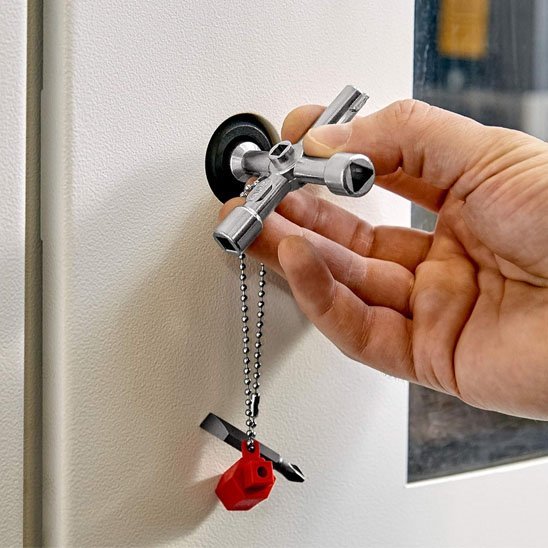 Clé universelle pour panneau de contrôle 