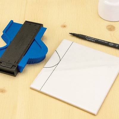 Jauge de contour bleu reproduire coupe carrelage 