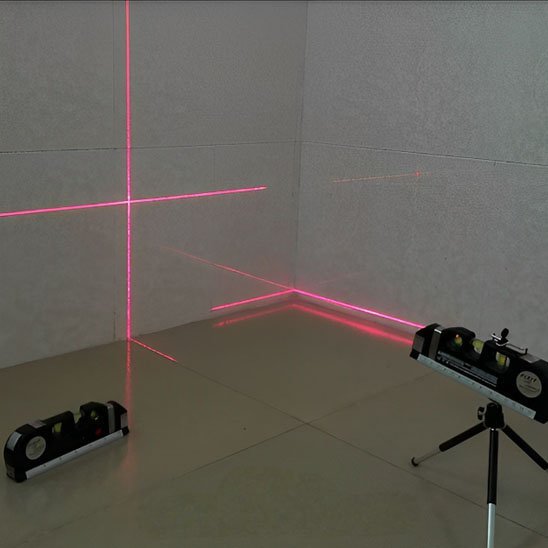 Niveau laser a plusieurs angles 