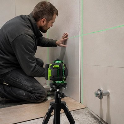 Niveau laser pour guide d'enlignement