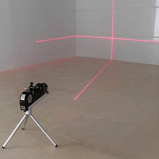 Niveau laser pour installation tapisserie 
