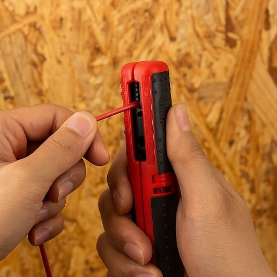 Pince a denuder pour different fil