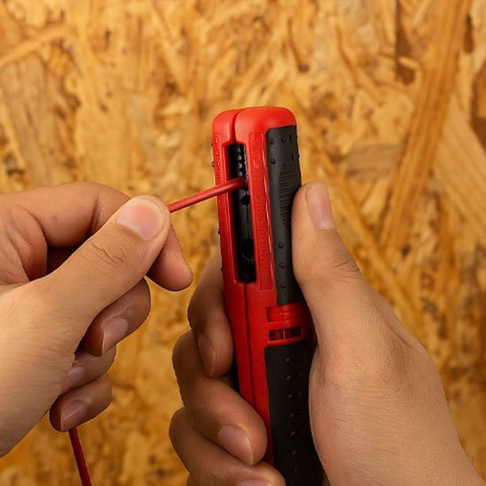 Pince a denuder pour different fil