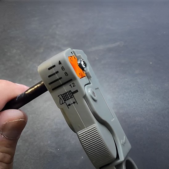 Pince a denuder | Precision Plus - Kit du bricoleur