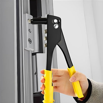 pince a rivet pour unir des pieces