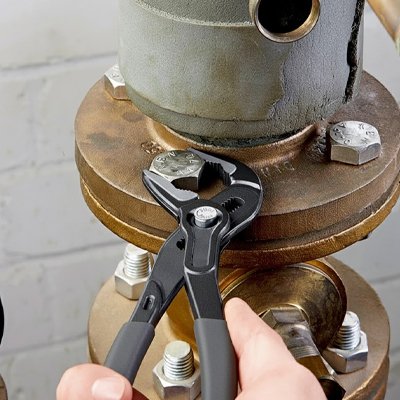 Pince multiprise gris pour serrage boulon tuyau 