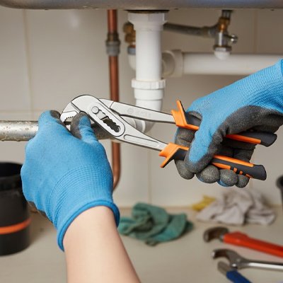 Pince multiprise orange/noir pour serrage raccord