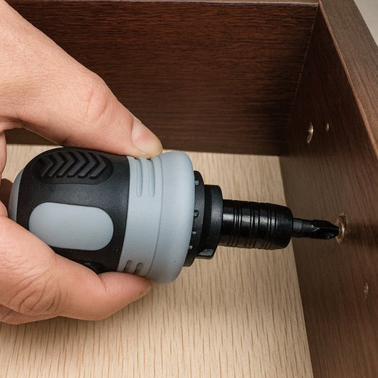 Tournevis à cliquet pour espace restreint 