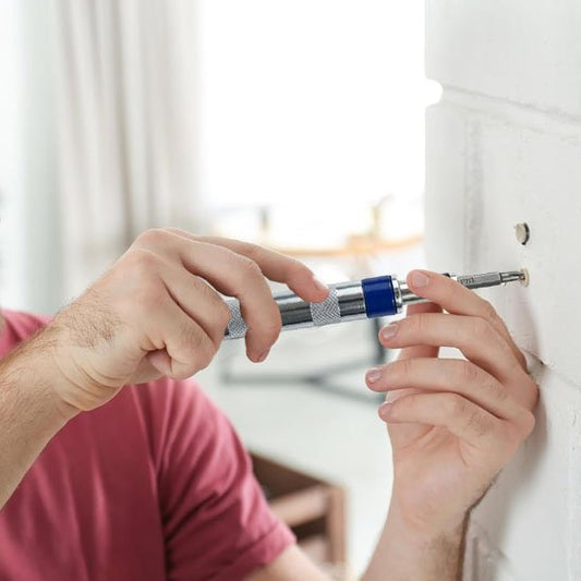 Tournevis a frapper comme tournevis pour meuble 