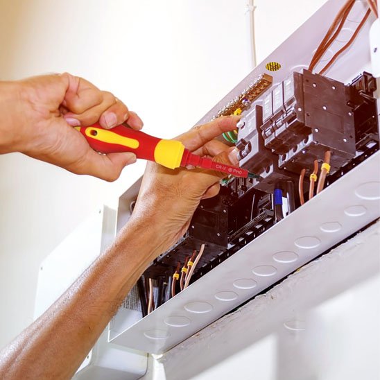 Tournevis isolé 500 volts manche rouge jaune 